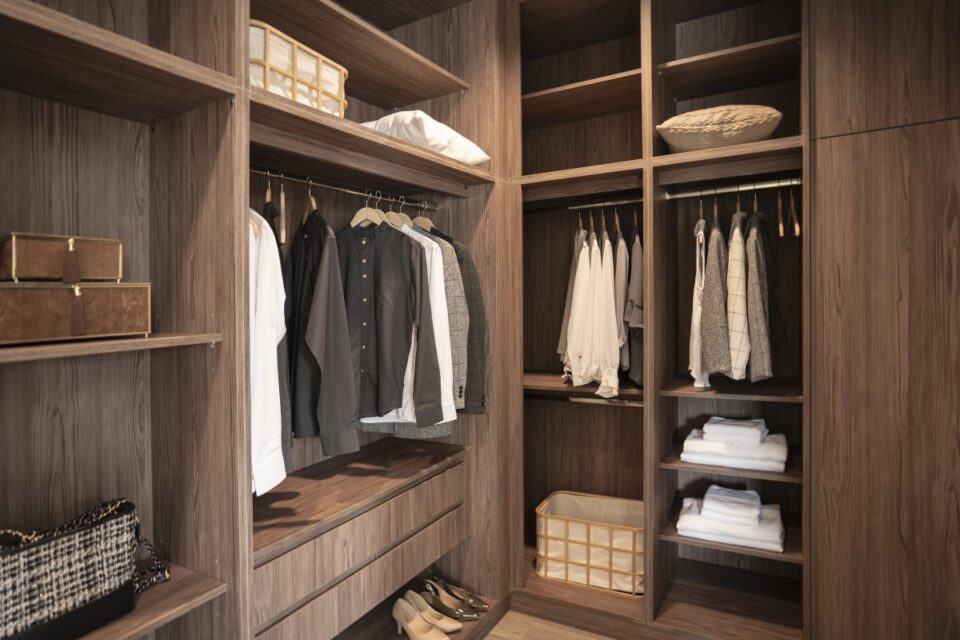 Menuiserie pour dressing en bois sur mesure